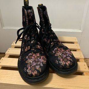 Dr. Martens Beckett Boots